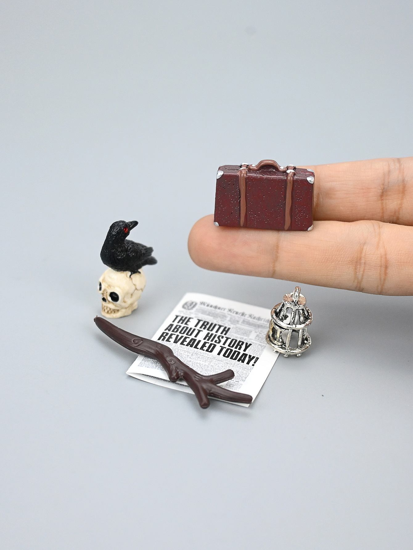 Miniature Academy Luggage Scen - đánh giá và giá Home Decor Manufacturers